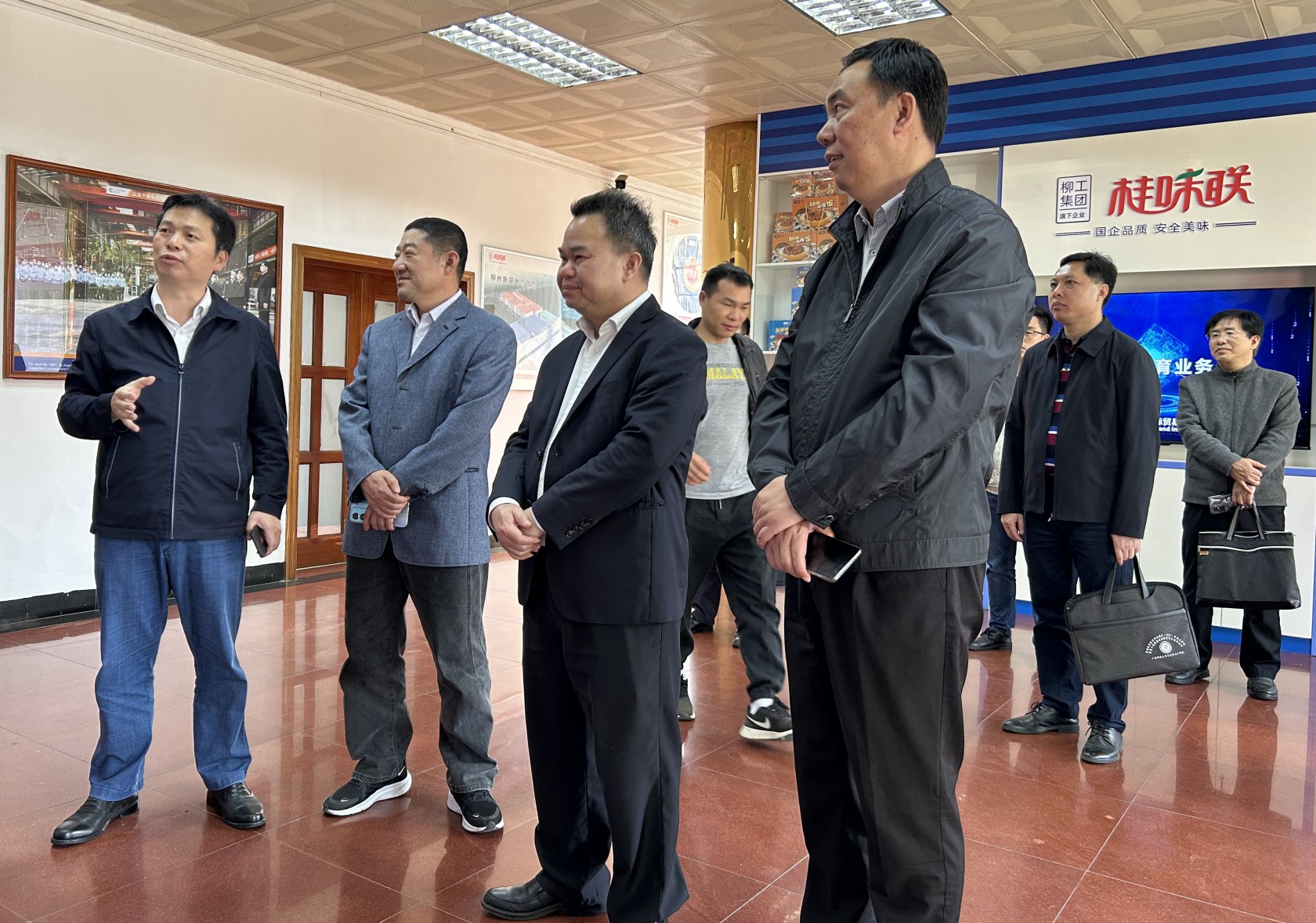 产教融合谋发展 广西科技大学一行莅临食品投资公司走访调研